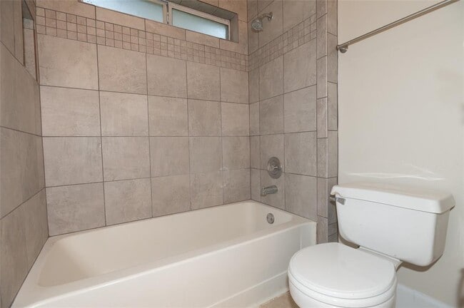 Building Photo - 609 Sunny Brook Dr