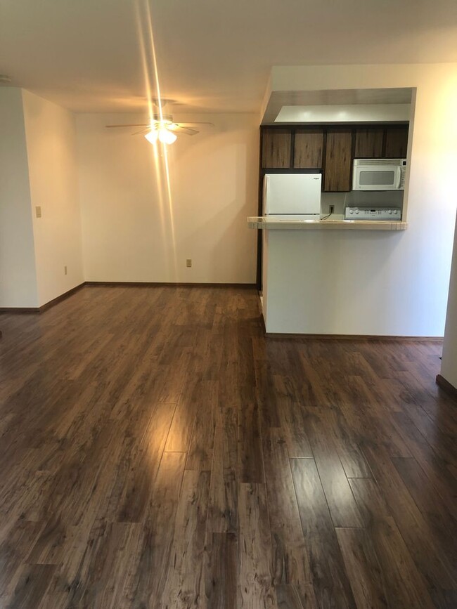 Building Photo - Rancho Mission Villas, 1 Bedroom, 1 Bath, ...