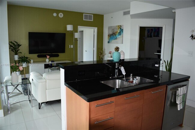 Building Photo - 253 NE 2nd St