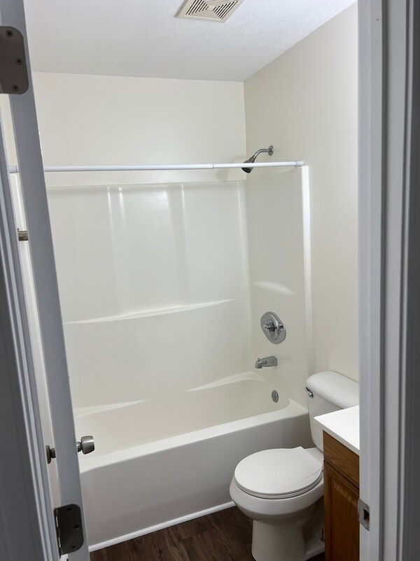 Building Photo - 800 Lullwater Rd