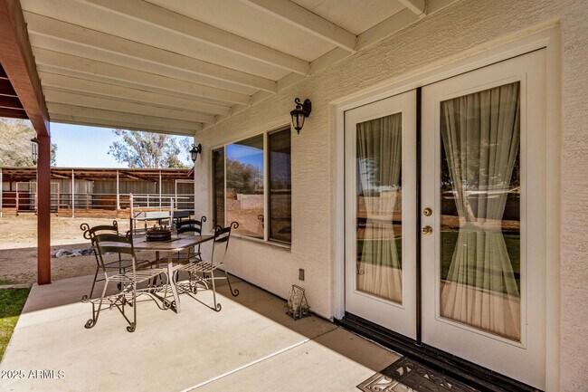 Building Photo - 18006 N Villa Rita Dr