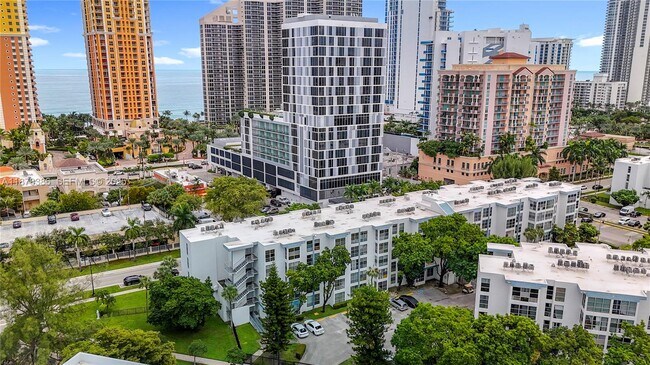 Building Photo - 17620 Atlantic Blvd