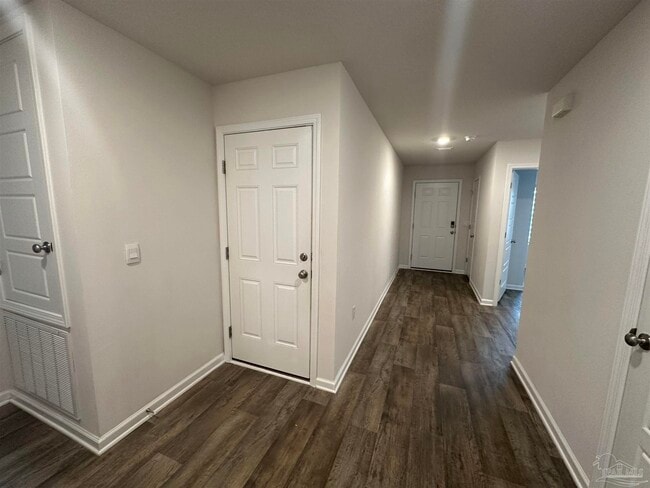 Building Photo - 7565 Steeplechase Blvd