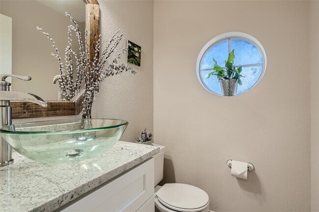 Building Photo - 7023 Riverton Dr