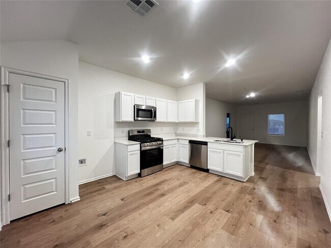 Building Photo - 620 SW 11th St