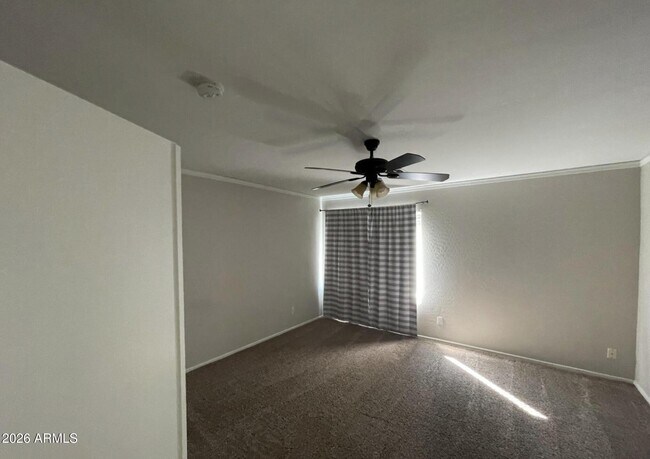 Building Photo - 10925 W Kaler Dr