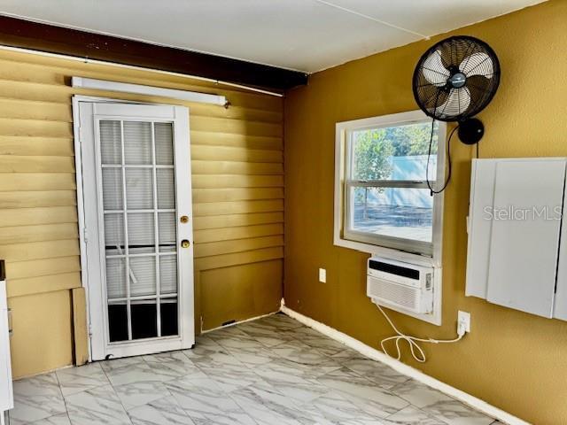 Building Photo - 1155 San Remo Dr