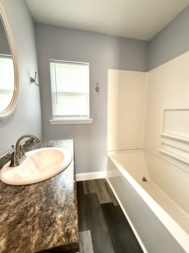 Building Photo - 1222 Hargrove St