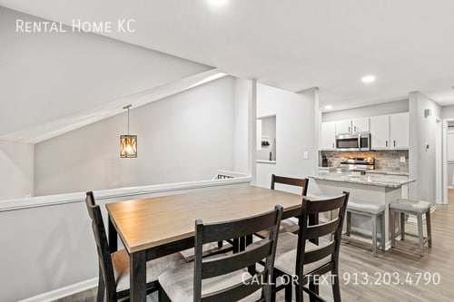 Building Photo - 10965 Gillette-