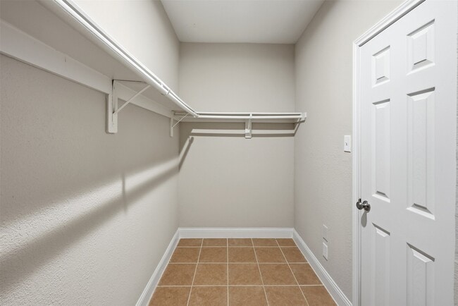 Building Photo - 10922 Woodwind Shadows Dr