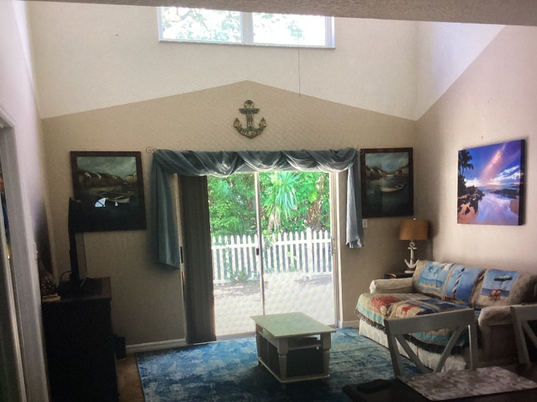 Building Photo - 723 Laurel Bay Cir