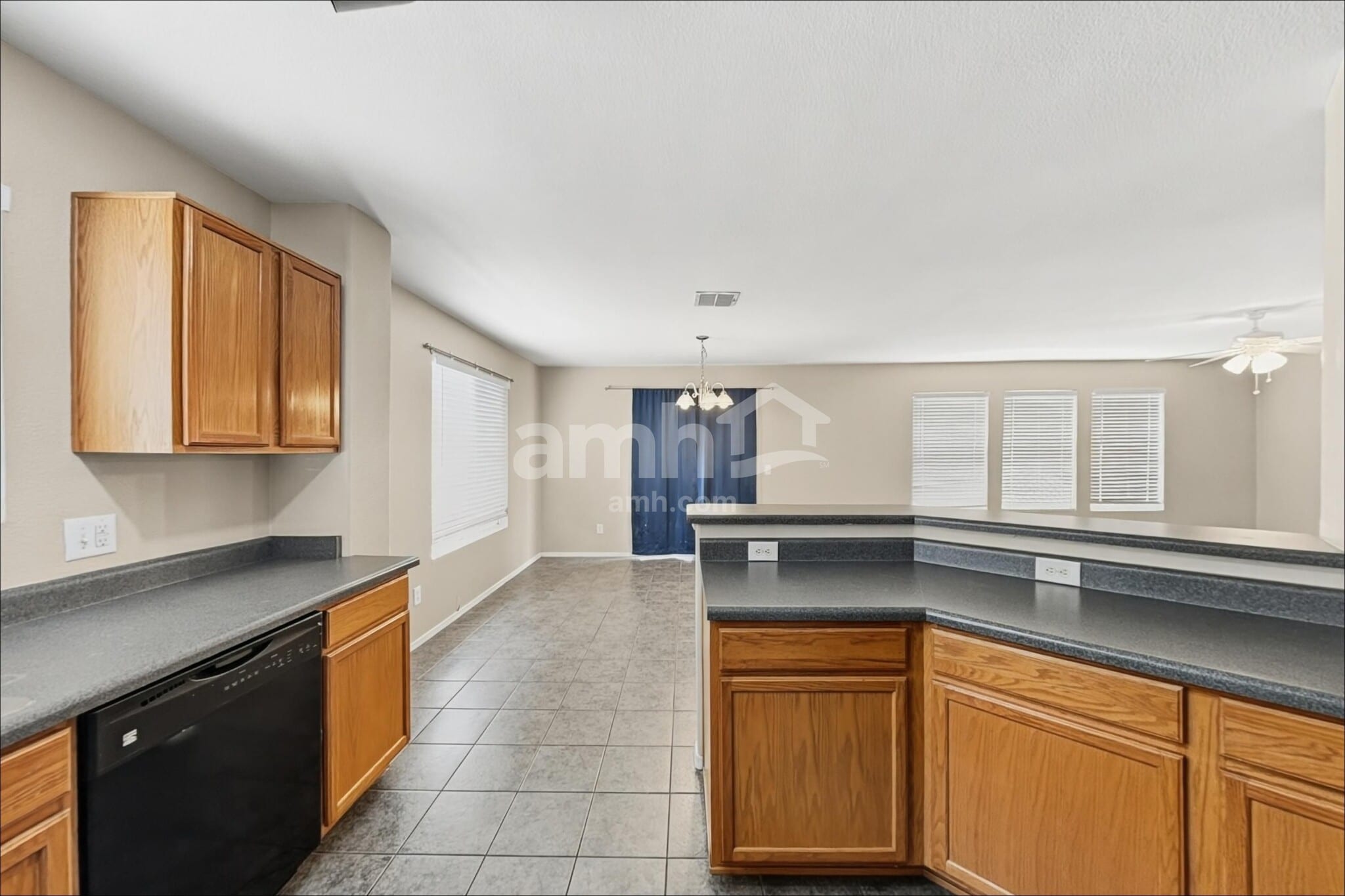 Building Photo - 6286 S Sun View Way