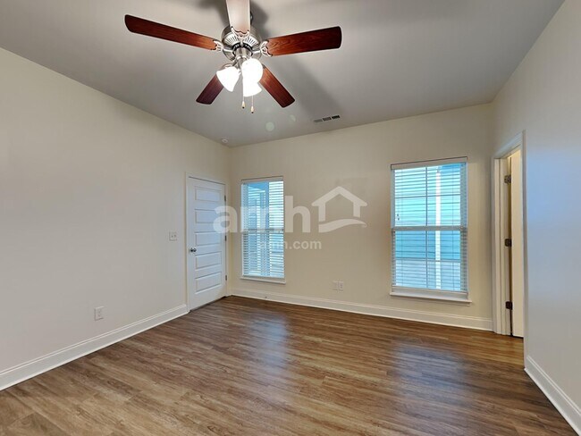 Building Photo - 5314 Tupelo St