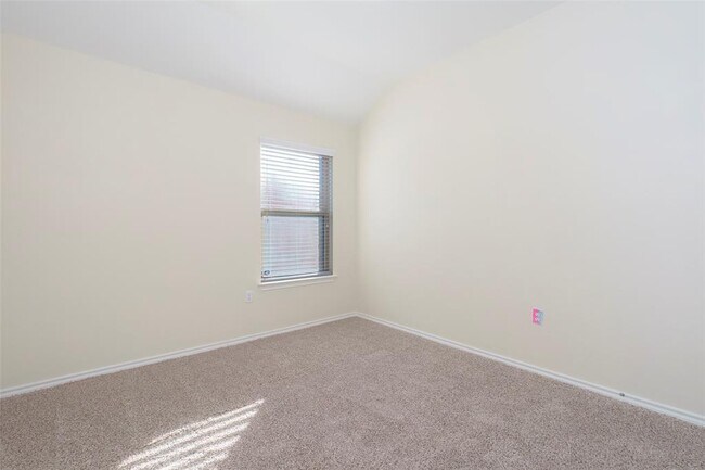 Building Photo - 13020 Kearns Dr