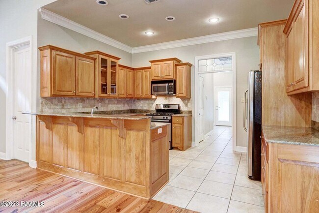 Building Photo - 121 Flagg Pl