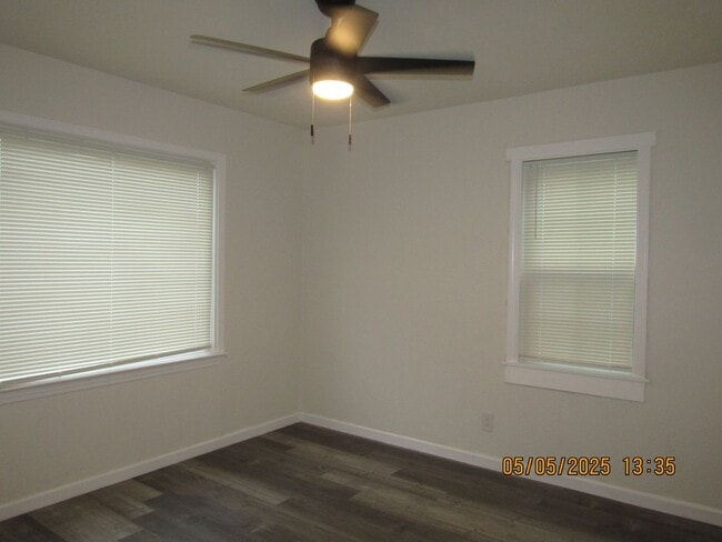 Building Photo - Great Home Located in the Lawton Heights A...