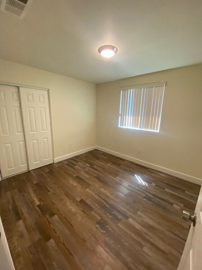 Building Photo - 23(1456,1458)