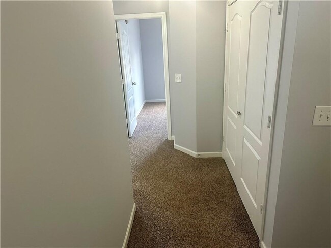 Building Photo - 6078 Oak Bend Ct