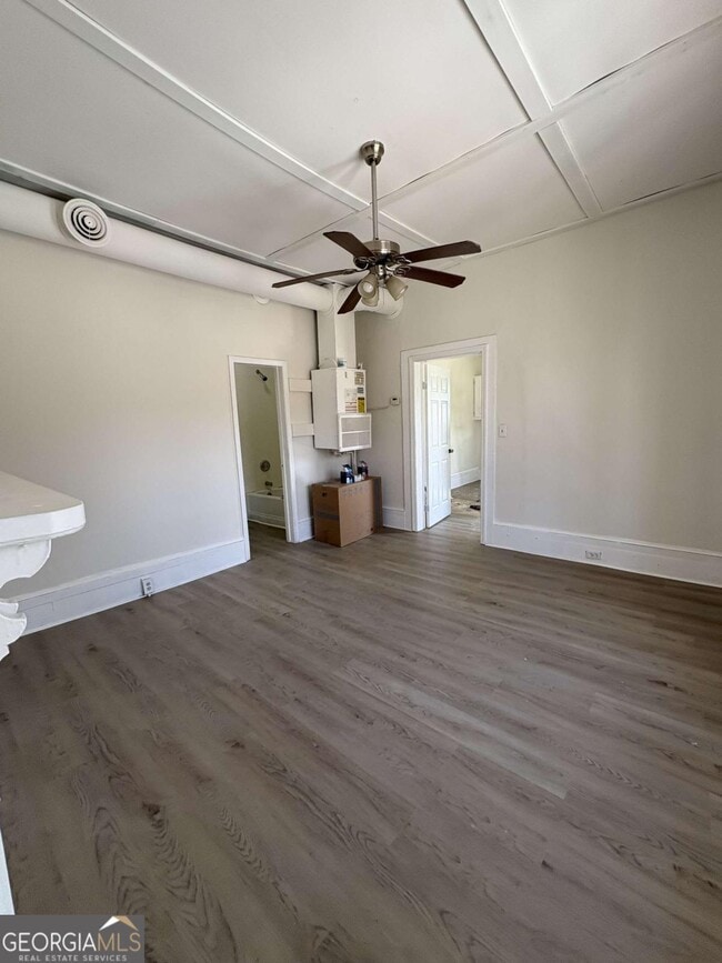 Building Photo - 641 West Ave