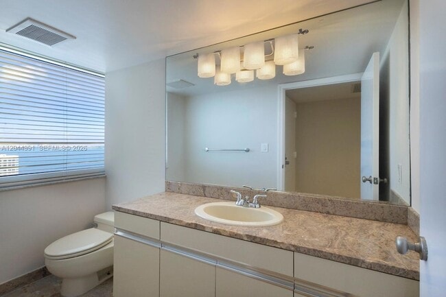 Building Photo - 1627 Brickell Ave