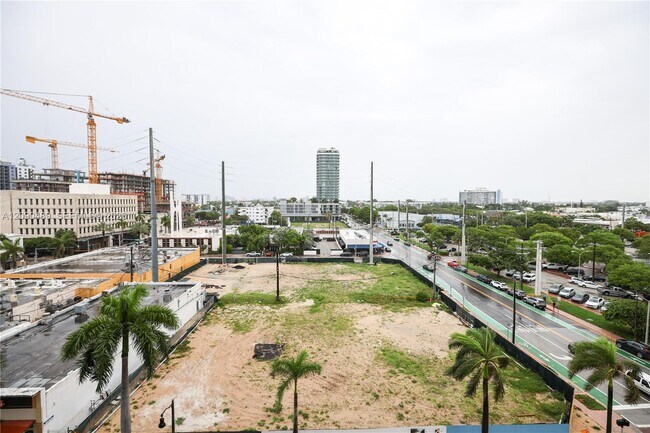 Building Photo - 7135 Collins Ave