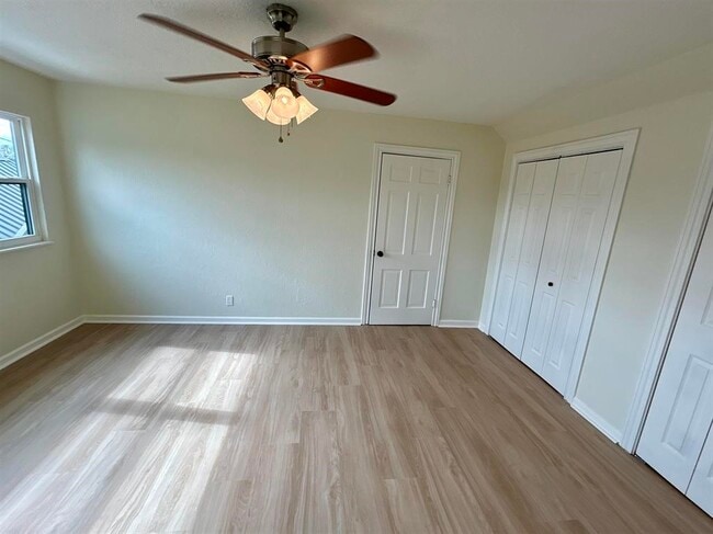 Building Photo - 6275 Westgate Dr