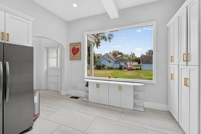 Building Photo - 1015 Union St