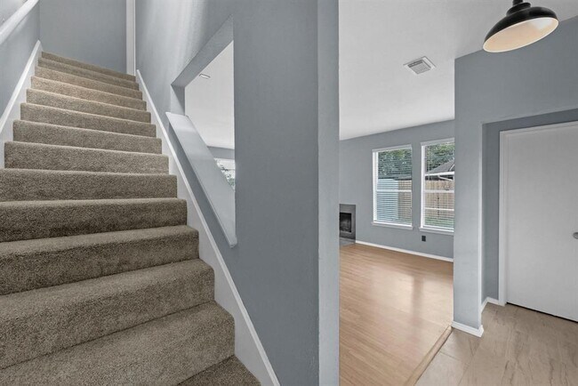 Building Photo - 8006 Summer Trail Dr