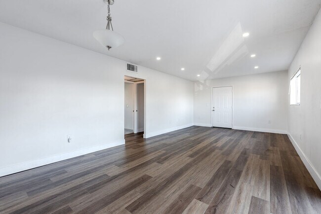 Building Photo - 1410 S Federal Hwy