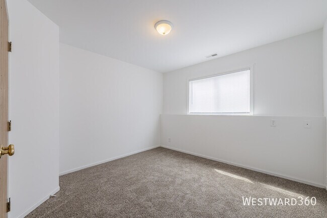 Building Photo - 915 Spiros Ct