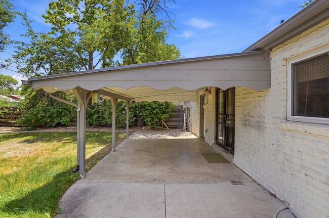 Building Photo - $2,740.95, 4 Beds - 3 Bath, Single Family Home in Denver with Washer and Dryer!