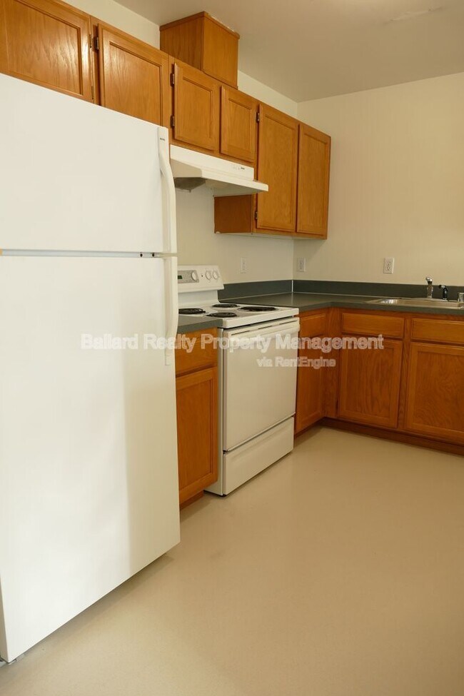 Building Photo - 1550 NW 51st St