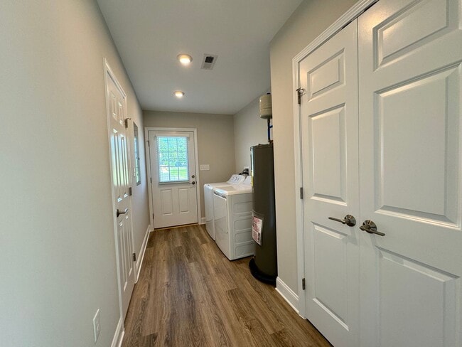 Building Photo - Brand New Spacious 3 Bedroom, 2 Bathroom H...
