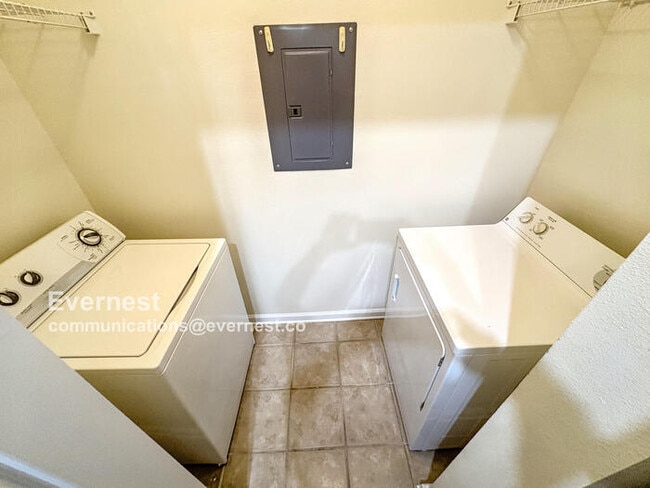 Building Photo - 4207 S Dale Mabry Hwy