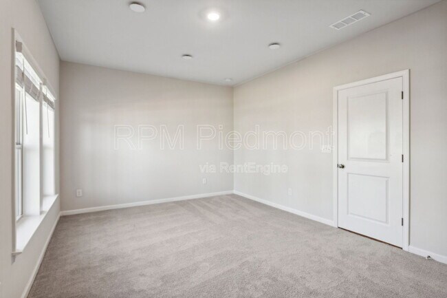 Building Photo - 1604 Halbrook Pl SW