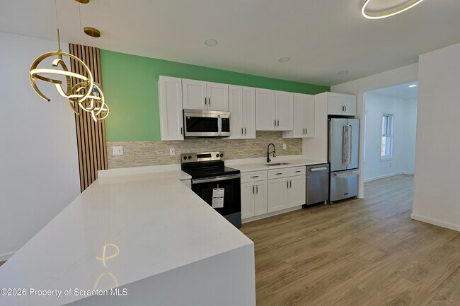 Building Photo - 318 W Main St