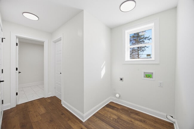 Building Photo - 294 Idle Hour Dr