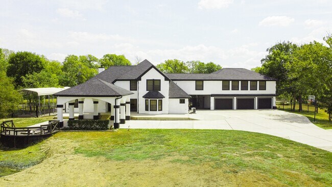 Building Photo - 9108 Quail Ridge Dr