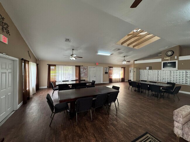 Building Photo - 1148 Summit Trail Cir