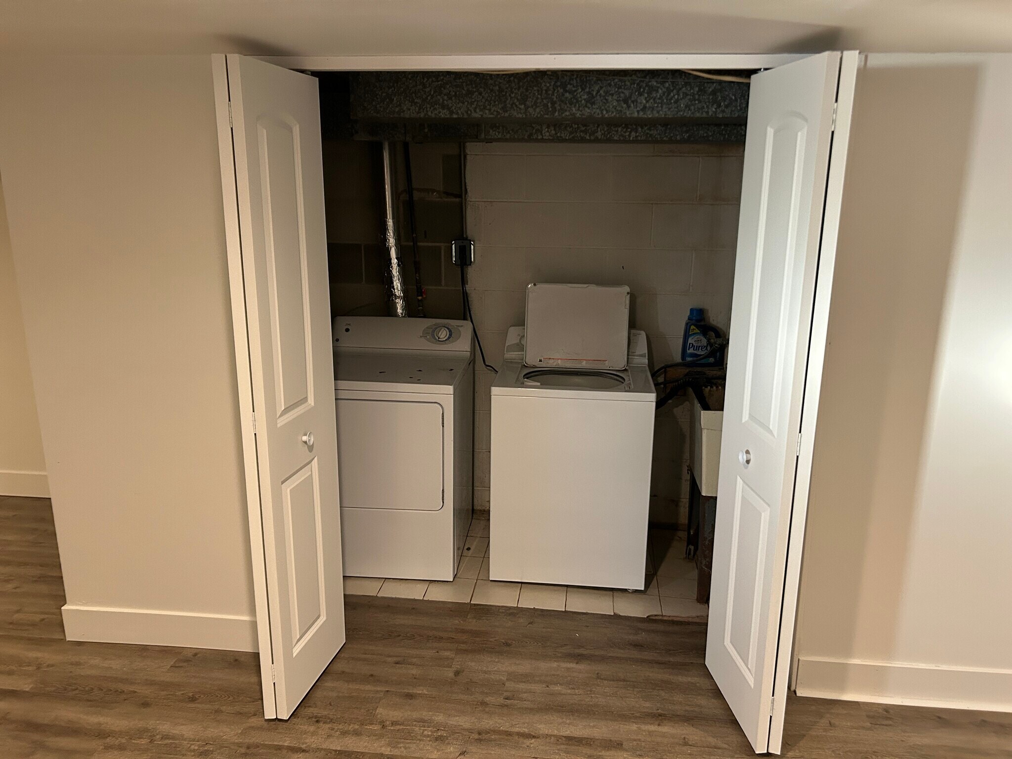 In unit laundry - 5109 Washington St NE