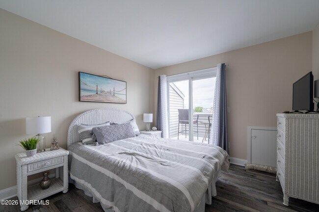 Building Photo - 1713 Boulevard