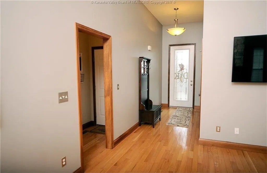 Building Photo - 49 Wills Dr