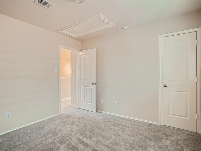 Building Photo - 819 Palo Duro Dr