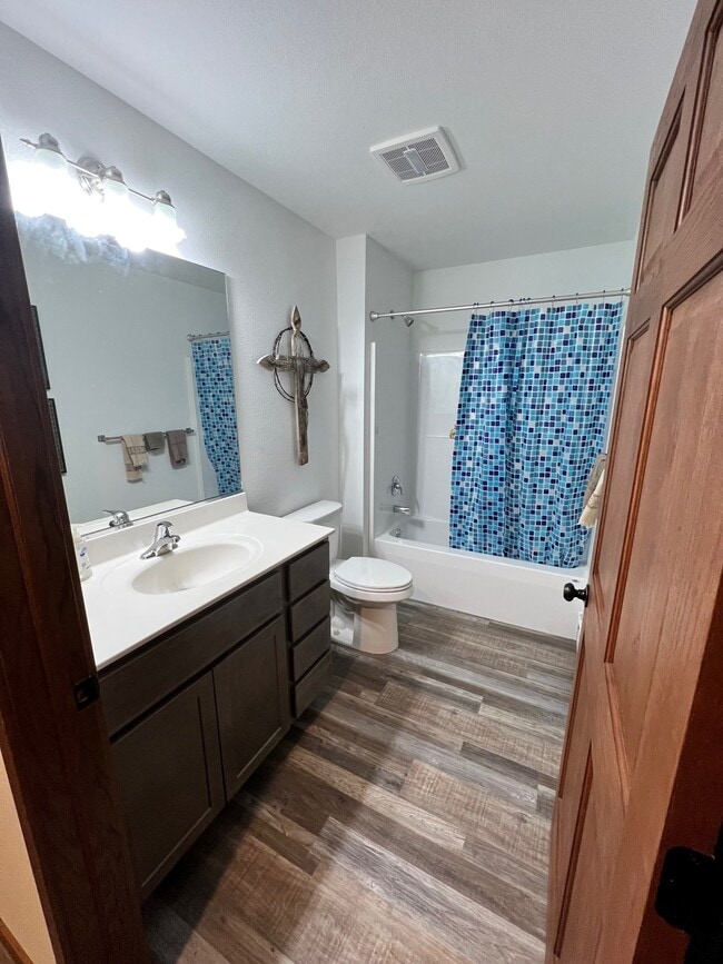 Building Photo - 1415 Market St