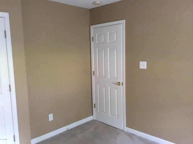 Building Photo - 114 Brody Ln