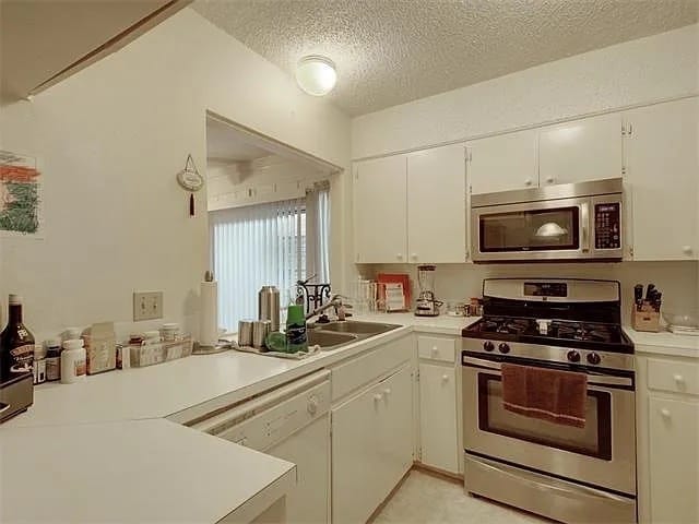 Building Photo - 3607 Summit Bend