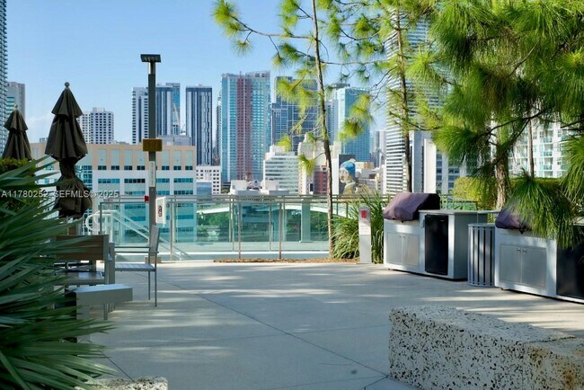 Building Photo - 68 SE 6th St