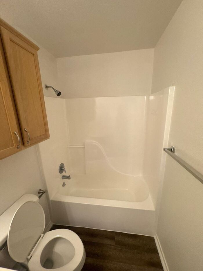 Building Photo - 2806 James Rd