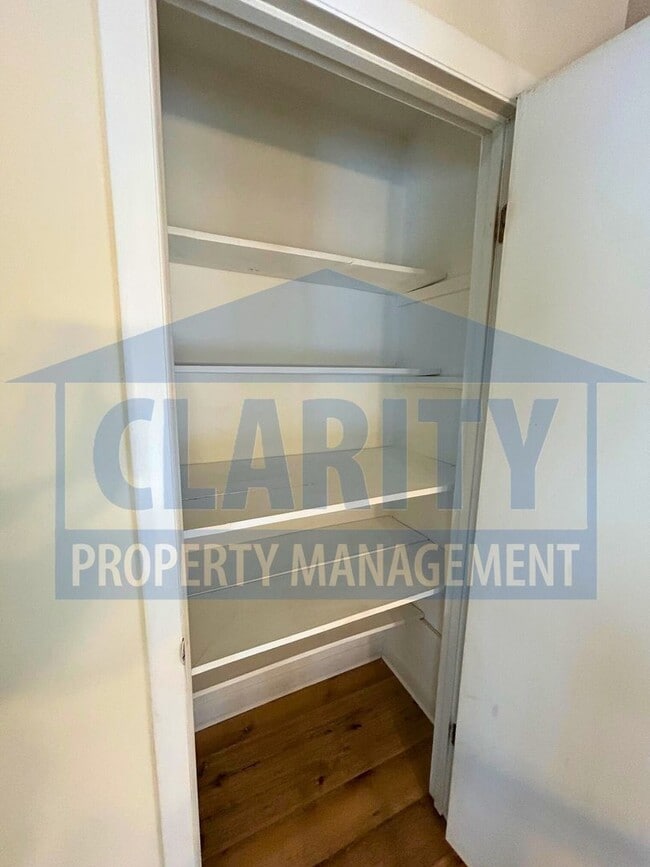 Building Photo - Three bedroom home w/ two bonus rooms!