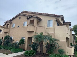 Building Photo - Convenient location!! Upper 1 bedroom clos...